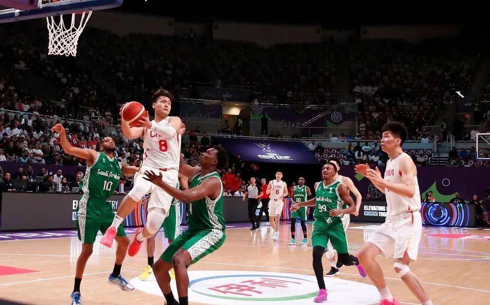 纽约尼克斯迎亚洲杯关键赛,今夜再遭质疑,话题不断,控场能力成焦点  纽约尼克斯迎亚洲杯关键赛,今夜再遭质疑,话题不断,控场能力成焦点