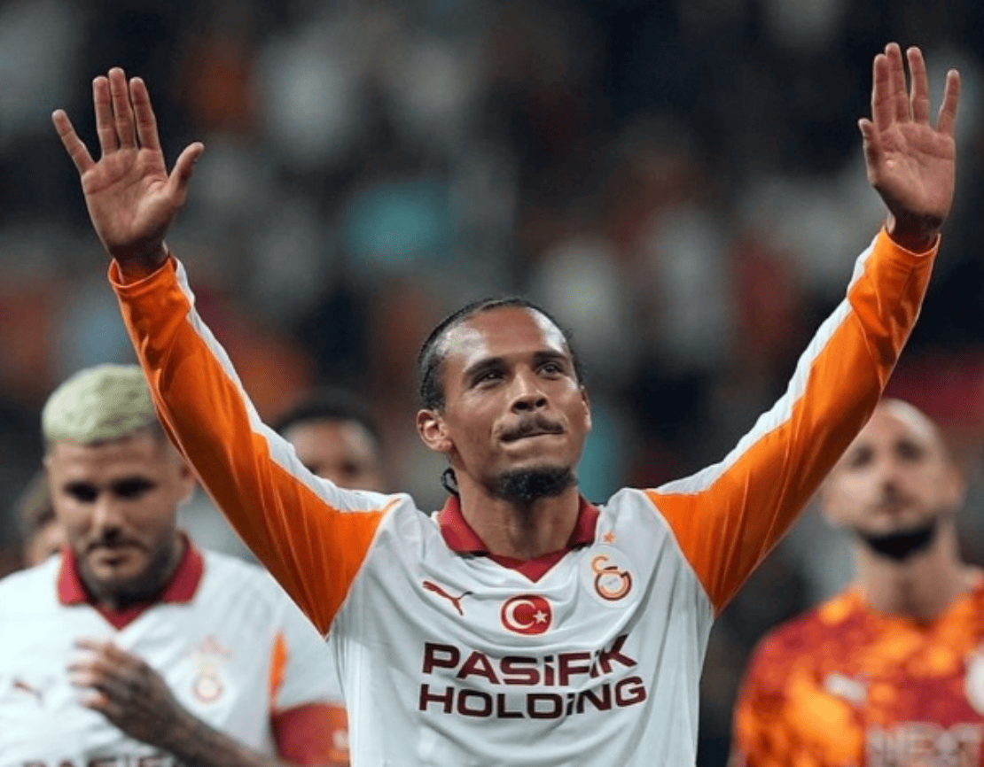 关于那不勒斯训练开放日；加时末段迎来里程碑引欢呼；全明星赛在即；轮换策略成焦点的信息