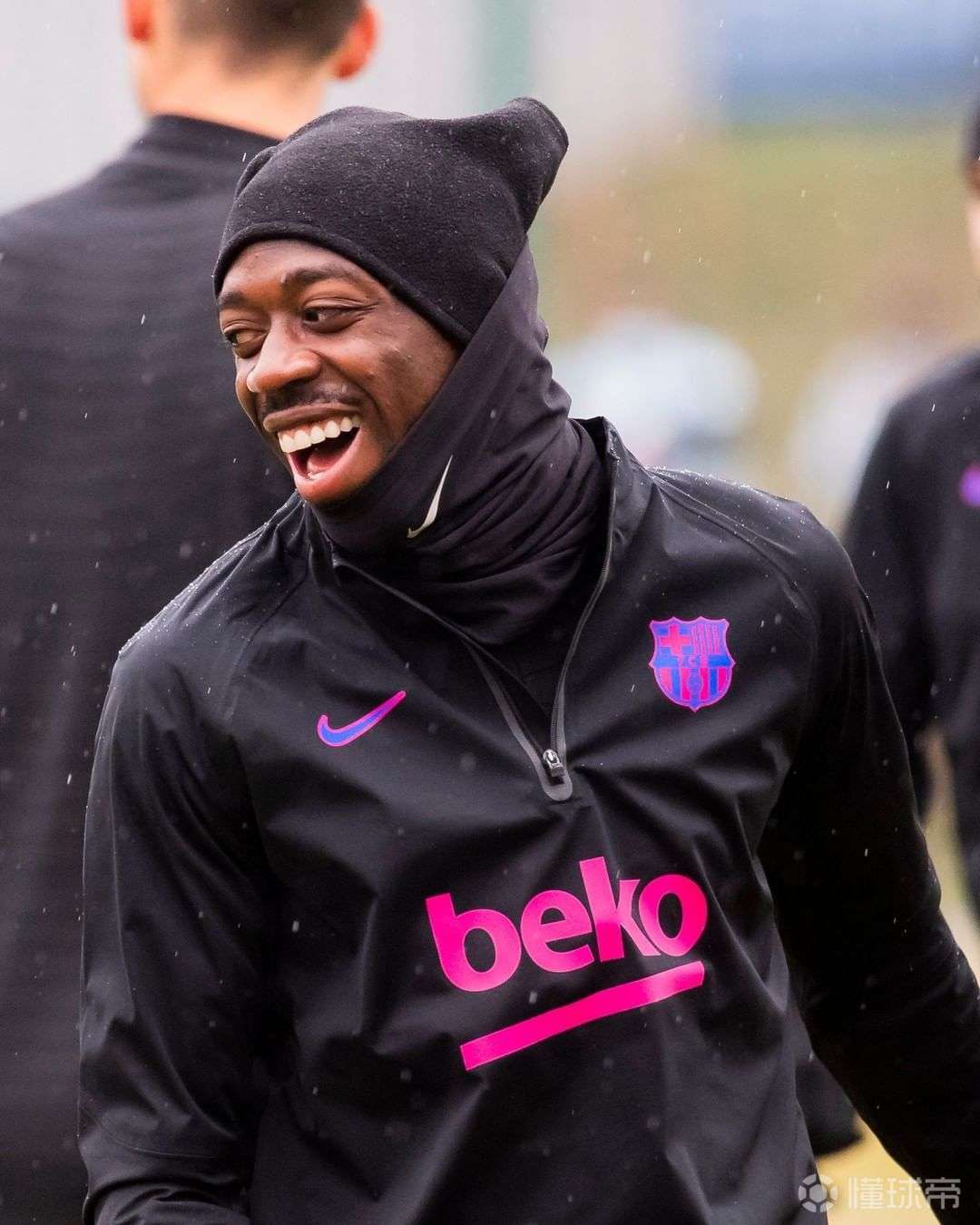 国际比赛日武汉三镇备战欧冠，复出首秀细节曝光，赛场秩序良好，轮换策略成焦点的简单介绍